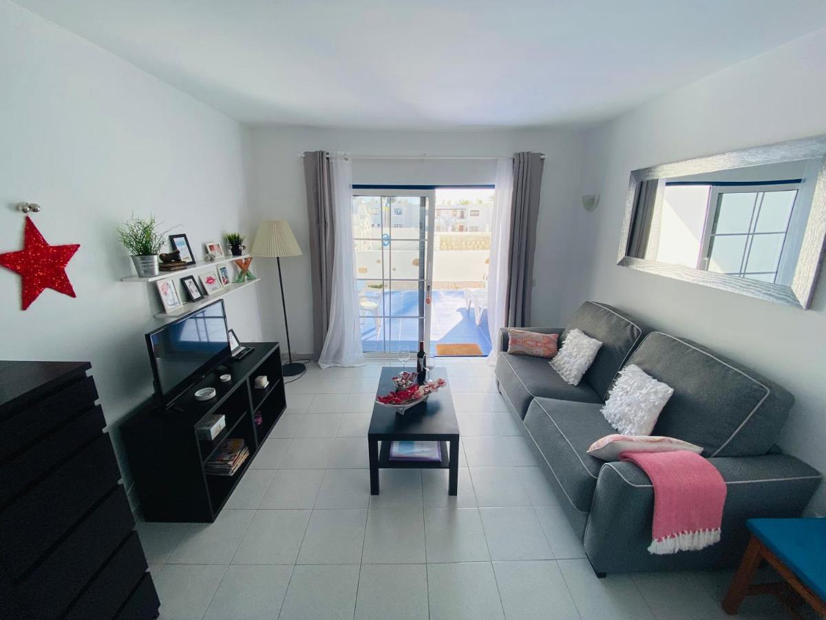 Aguazul - A Pie De Piscina Y Vistas Al Mar Daire Puerto del Carmen  Dış mekan fotoğraf