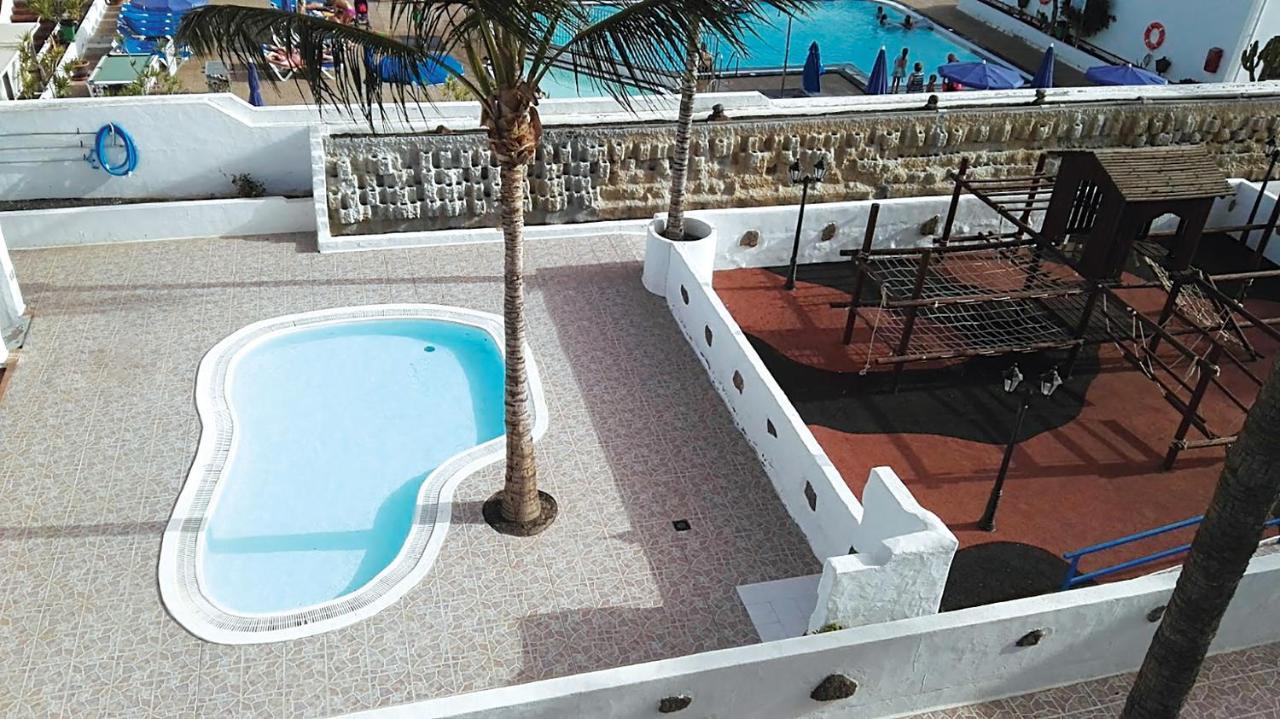 Aguazul - A Pie De Piscina Y Vistas Al Mar Daire Puerto del Carmen  Dış mekan fotoğraf