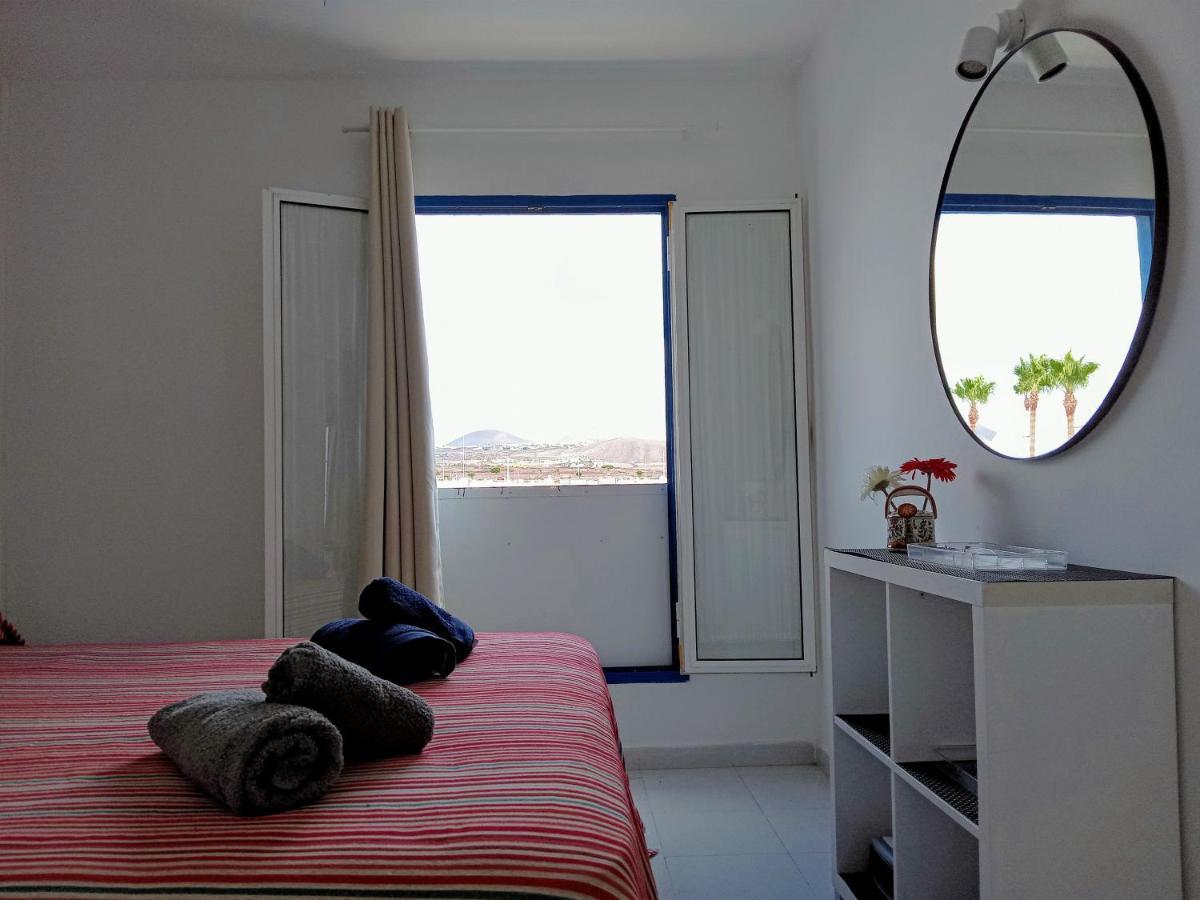 Aguazul - A Pie De Piscina Y Vistas Al Mar Daire Puerto del Carmen  Dış mekan fotoğraf