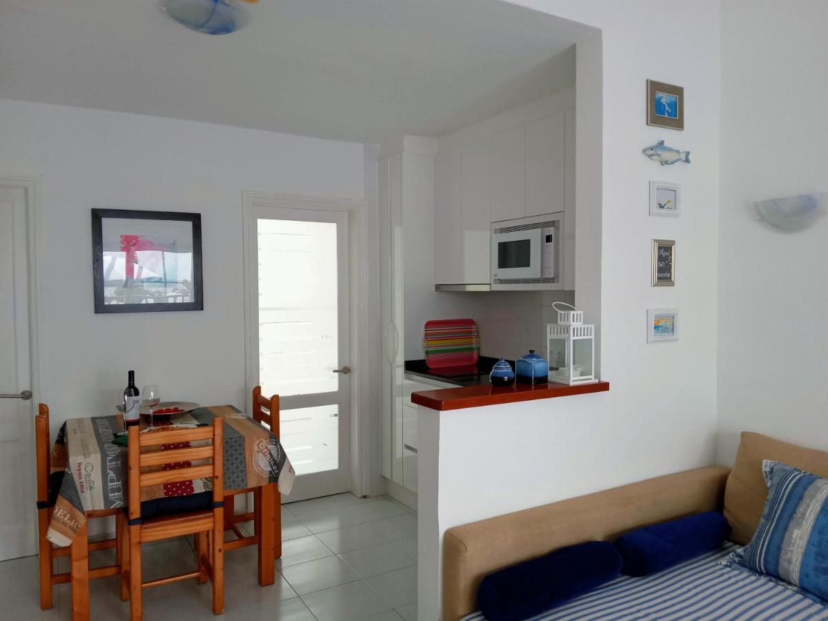 Aguazul - A Pie De Piscina Y Vistas Al Mar Daire Puerto del Carmen  Dış mekan fotoğraf