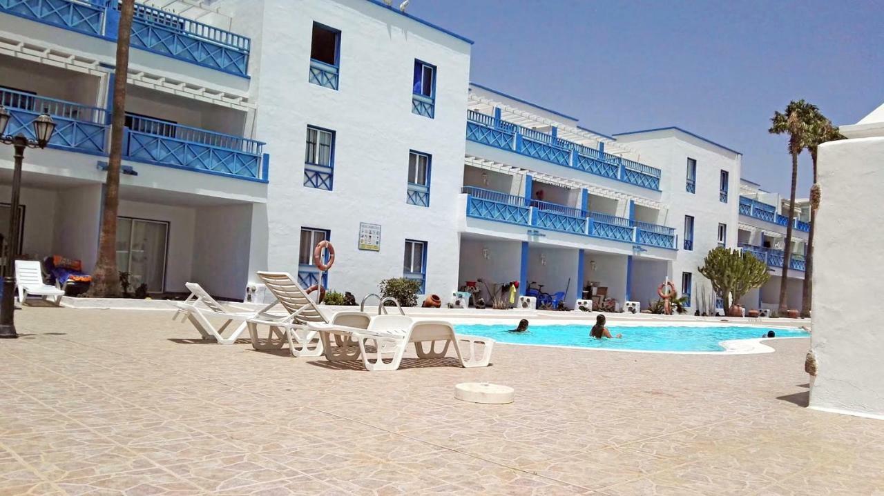 Aguazul - A Pie De Piscina Y Vistas Al Mar Daire Puerto del Carmen  Dış mekan fotoğraf