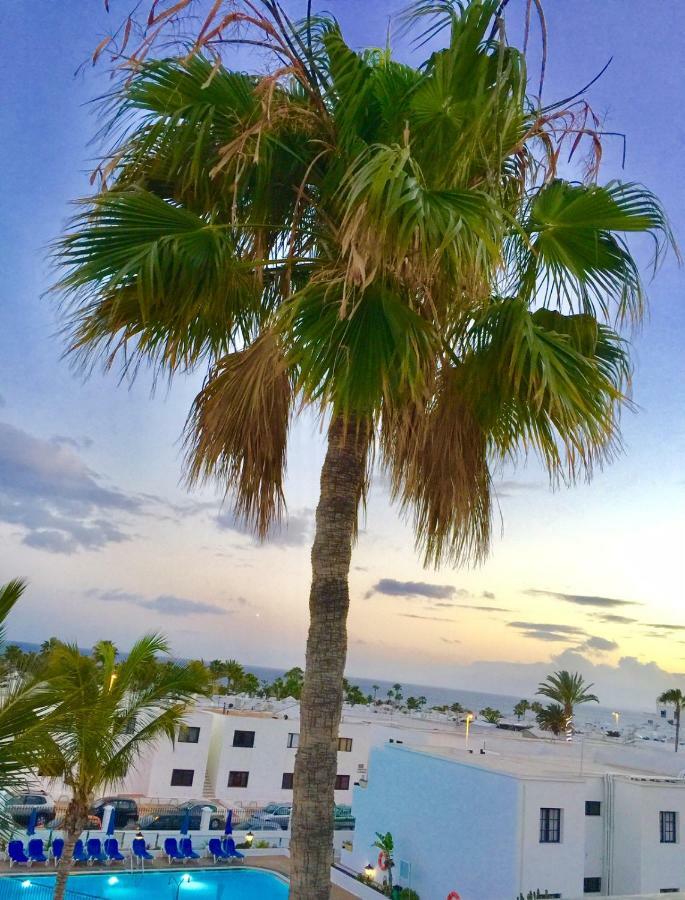 Aguazul - A Pie De Piscina Y Vistas Al Mar Daire Puerto del Carmen  Dış mekan fotoğraf