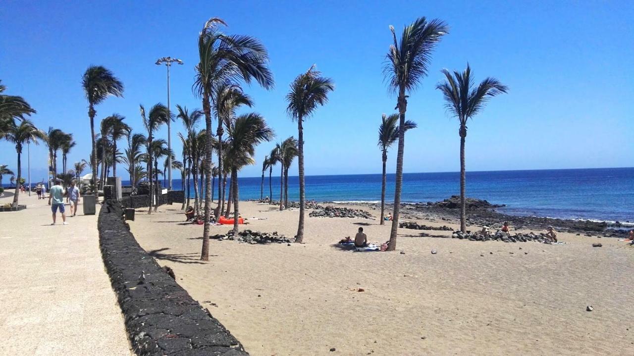 Aguazul - A Pie De Piscina Y Vistas Al Mar Daire Puerto del Carmen  Dış mekan fotoğraf